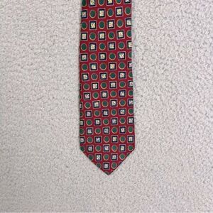J MCLAUGHLIN MENS SILK TIE RED WITH DESIGN